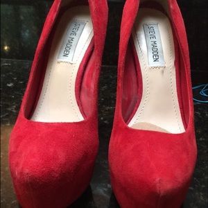 Steve Madden red pumps 7.5
