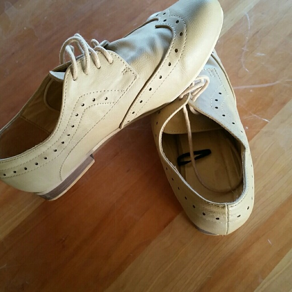 Shoes - Picture 4 of 4