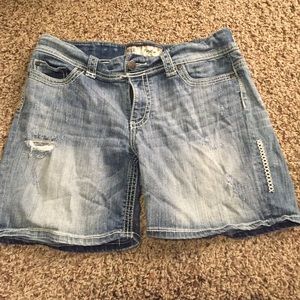 BKE Payton distressed Jean shorts size 31