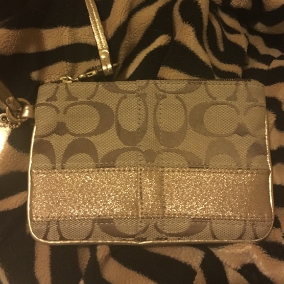 Genuine Coach Wristlet GREAT CONDITION
