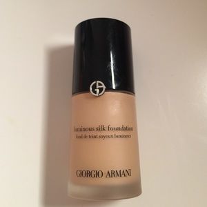 Giorgio armani luminous silk foundation
