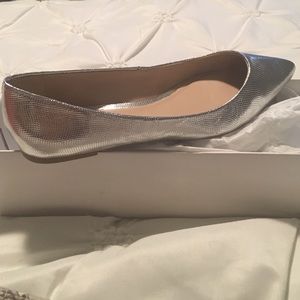 Steve Madden Sliver Metallic Flats 9