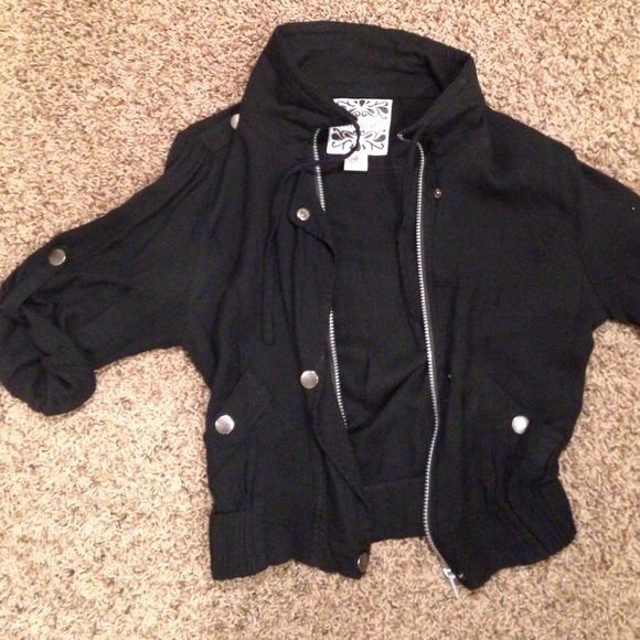 Light Half-Sleeve Jacket
