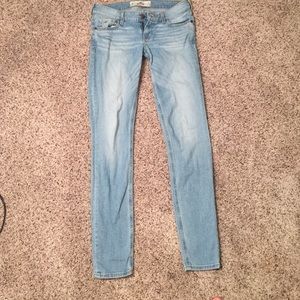 light wash Hollister skinny jeans