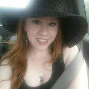 Meet your Posher, Melanie