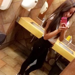 Meet your Posher, Danna paola