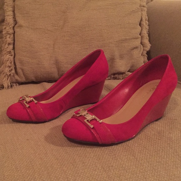 Red wedges