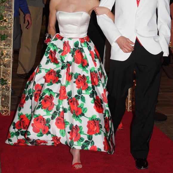 SHERRI HILL FLORAL AUDREY BALLGOWN