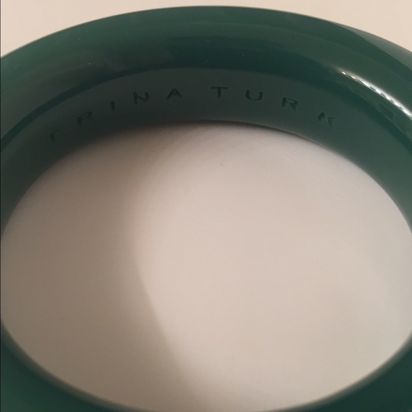 Trina Turk resin bangle. - Picture 2 of 4