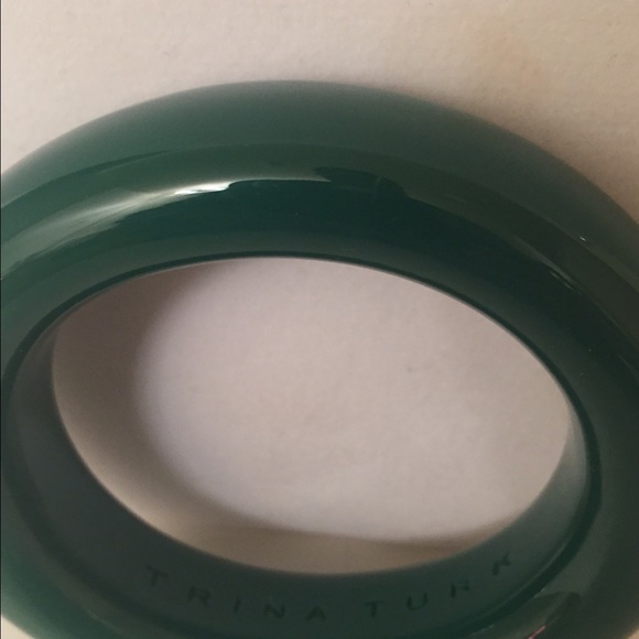 Trina Turk resin bangle. - Picture 3 of 4