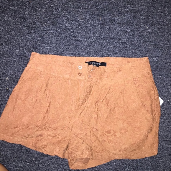 NWT forever 21 Amber shorts