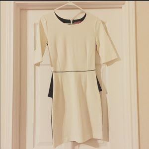 Saks 5th Ave Cream & Black soft cotton dress sz 2