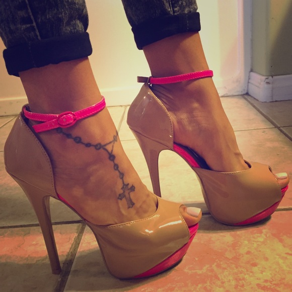 Nude Pumps