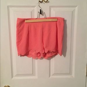 Coral scalloped short
