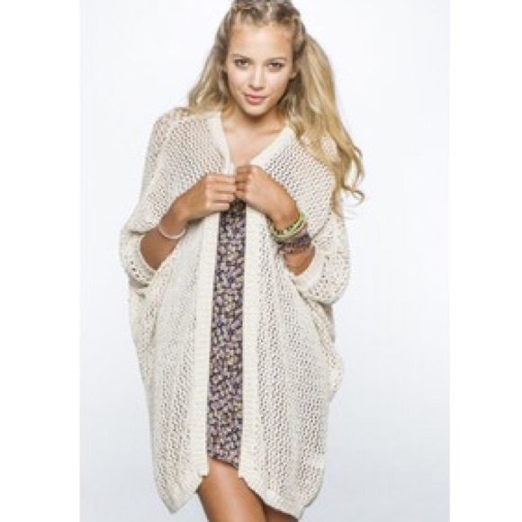 Brandy Melville Finn knit cardigan 💕