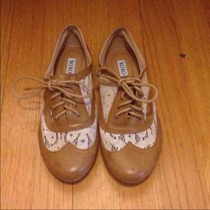 White and brown lace floral shoes