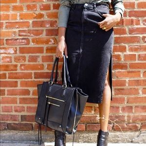 Black denim skirt!