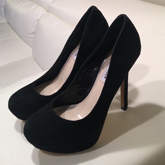 Steve Madden Black Pumps