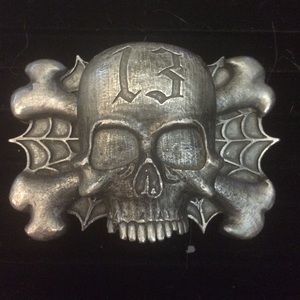 Large skull and crossbone belt buckle 💀