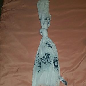 Nwt scarf