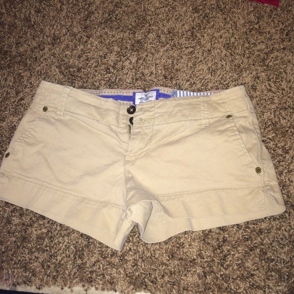 Khaki American Eagle shorts