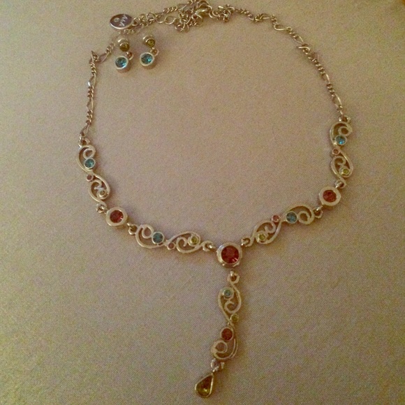 Silver, scrolled, & sparkly necklace & earring set - Picture 1 of 3