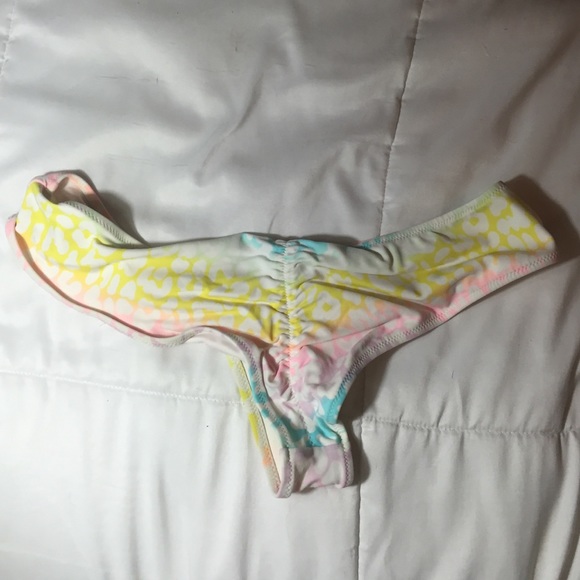 VS cheeky bottoms 🌊🌈