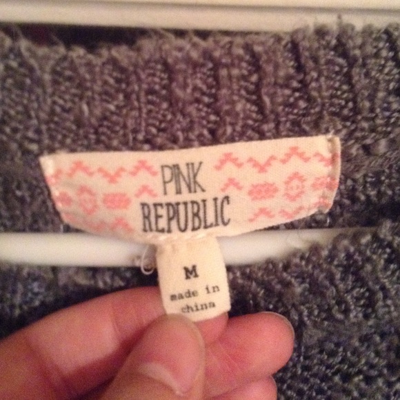 Green Sweater with Lace Bottom - Picture 3 of 3