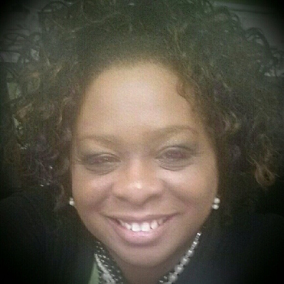 Meet your Posher, Angela - Picture 1 of 1