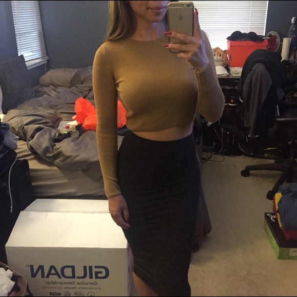 Camel Knit Longsleeve Crop Top - Picture 3 of 3