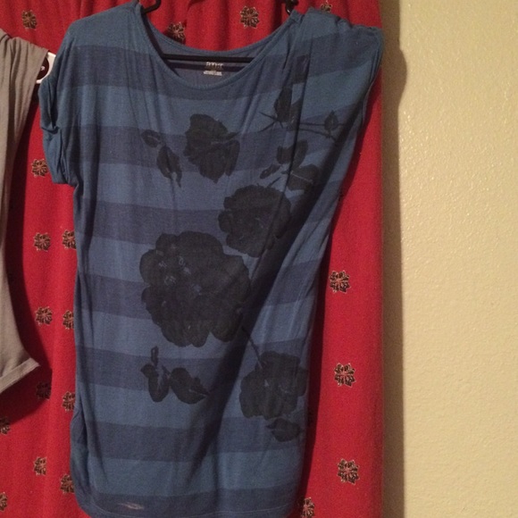 Stripped flower shirt