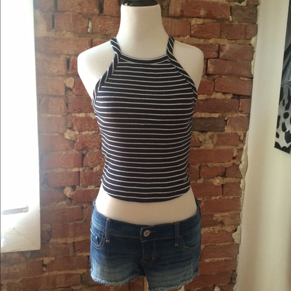 ONE LEFT!! High Neck Crop Top💎 - Picture 2 of 4