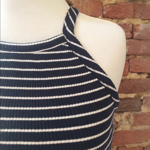 ONE LEFT!! High Neck Crop Top💎 - Picture 3 of 4