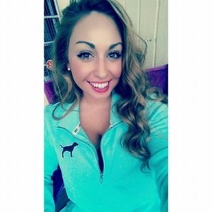 Meet your Posher, Amelia