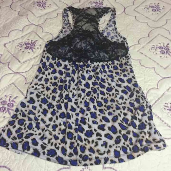 shirt - Picture 2 of 2
