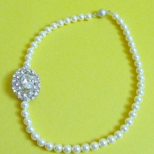 Rhinstone pearl necklace