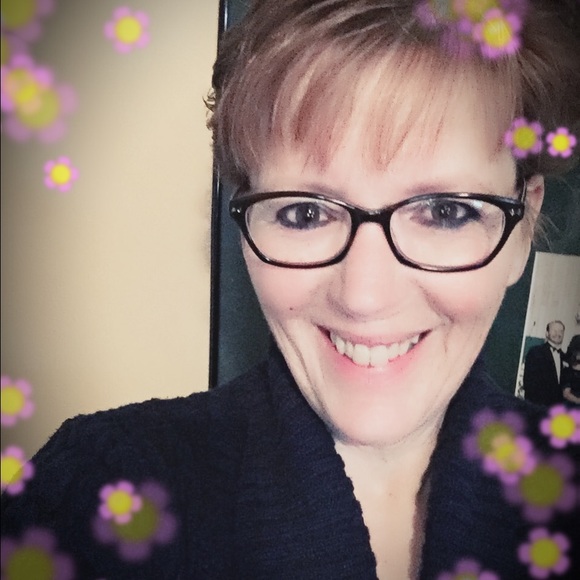 Meet your Posher, Paula - Picture 1 of 1