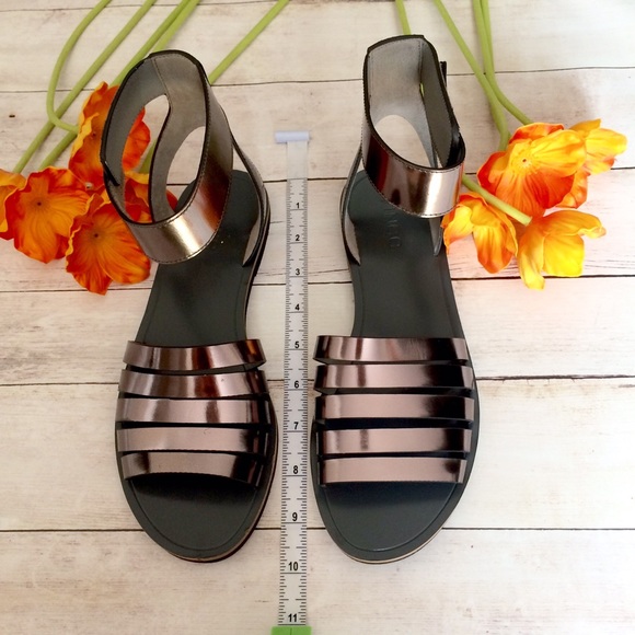 Vince Cassie Open Toe Leather Sandal - Picture 3 of 4