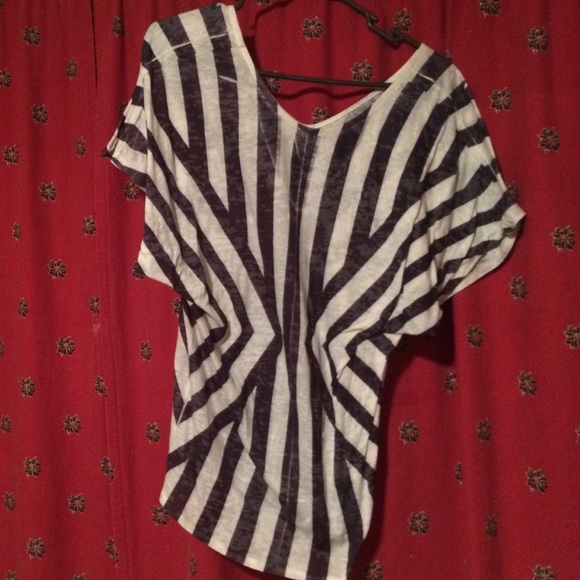 Beautiful loose fitting shirt