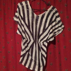 Beautiful loose fitting shirt