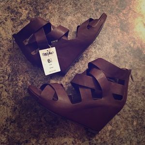 Mossimo brown wedge heels! Size 6.5. New with tags
