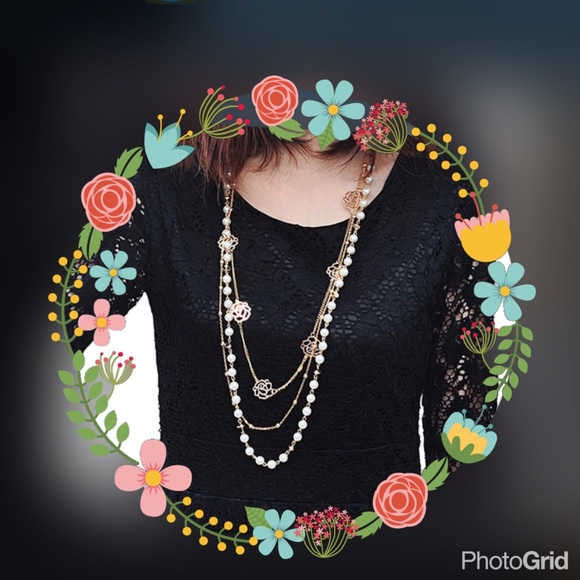 Luxury multilayer gold rose pearl flower necklace - Picture 3 of 3