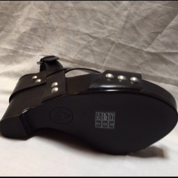 Ash Wedge Sandal - Picture 4 of 8