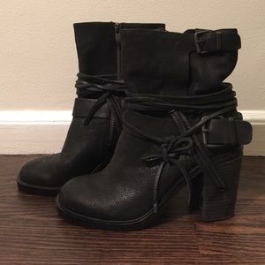Vince Camuto Skylas Boots