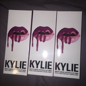 POSIE K lipkit by Kylie Jenner