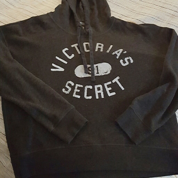 Vs crop hoodie, slouchy fit. Comfortable & EUC.