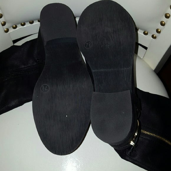 Boots - Picture 3 of 4