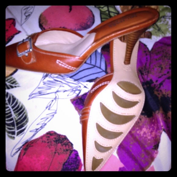 Camel Michael Kors slip on heels