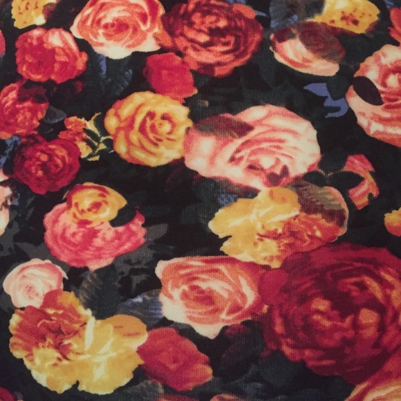 Classic Multicolor Rose Pencil Skirt - Picture 4 of 4