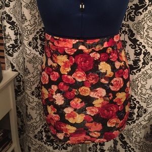 Classic Multicolor Rose Pencil Skirt